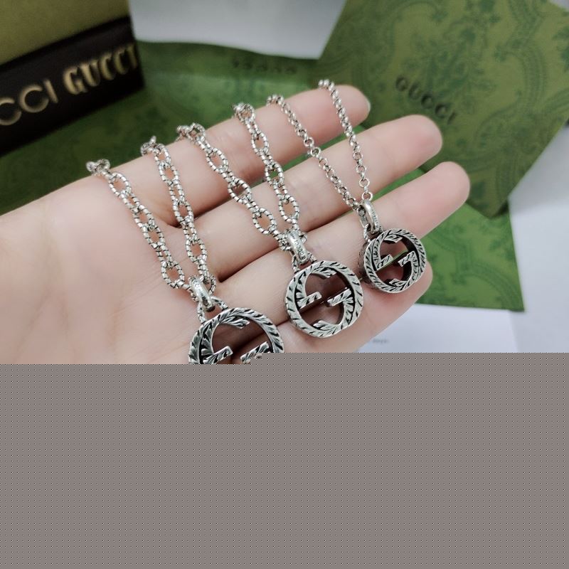 G*u*i necklaces